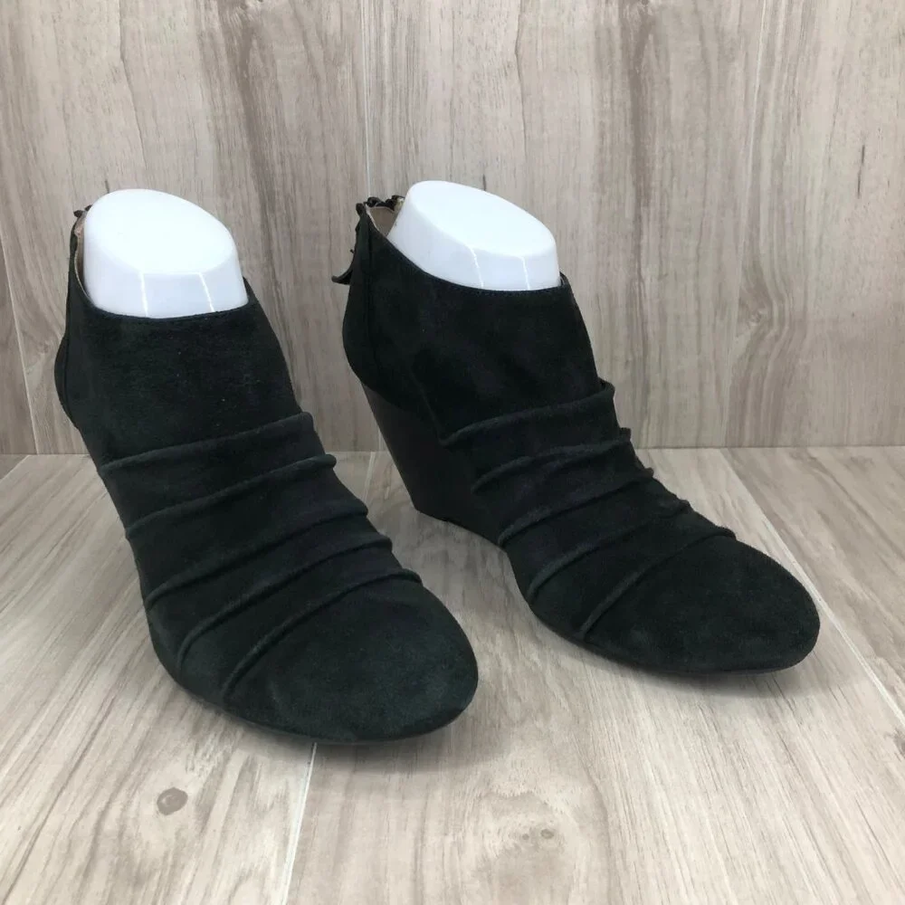 BCBGeneration Wedge Ankle Boots Womens 8.5B Helen Black Suede Zip Booties
